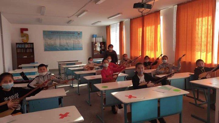 Домбыра үйірмесі жүреді